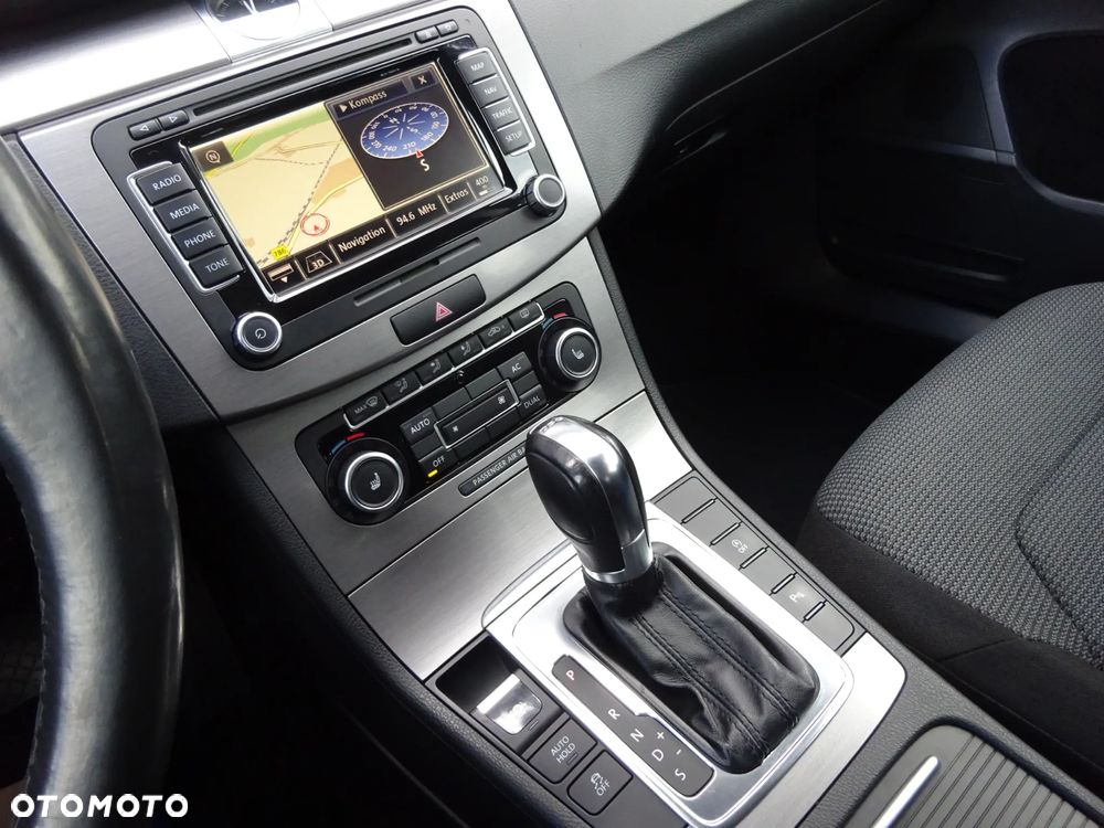 Volkswagen Passat - 10