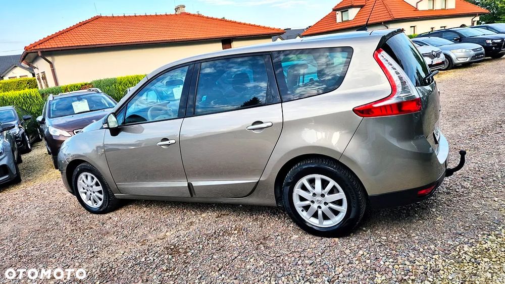 Renault Grand Scenic 2.0 16V 140 CVT Bose Edition - 17