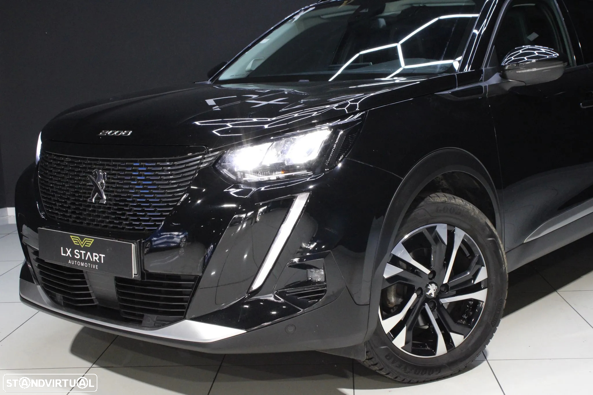 Peugeot 2008 1.2 PureTech Allure Pack EAT8 - 7