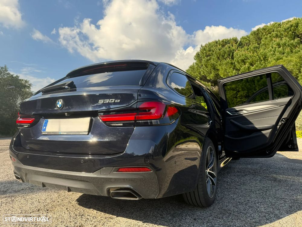 BMW 530 e Pack Desportivo M - 16
