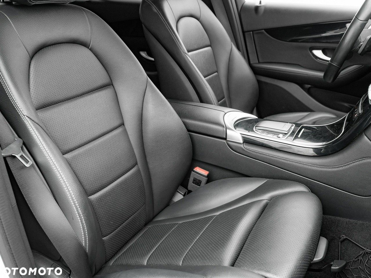 Mercedes-Benz GLC 200 d - 33