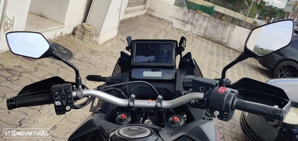 Honda Africa Twin 1100 - 11