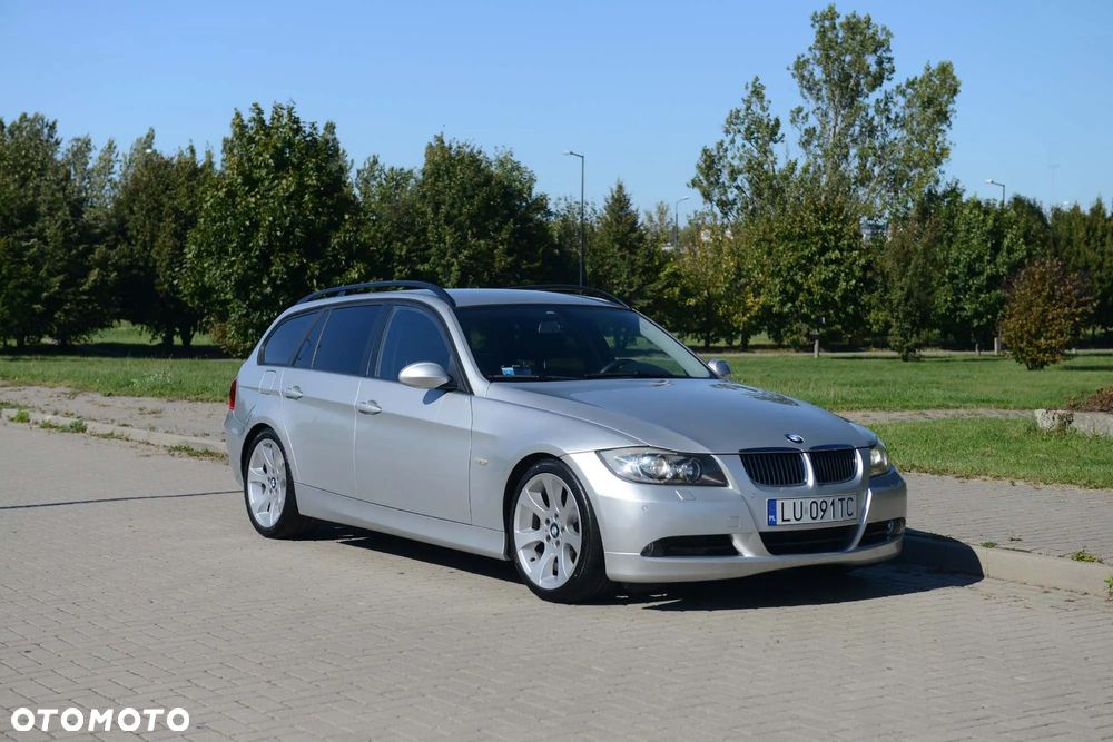 BMW Seria 3 320d Touring - 12