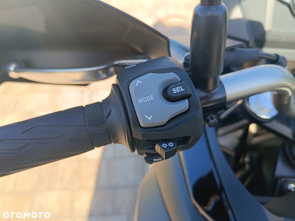 Suzuki V-STROM - 11