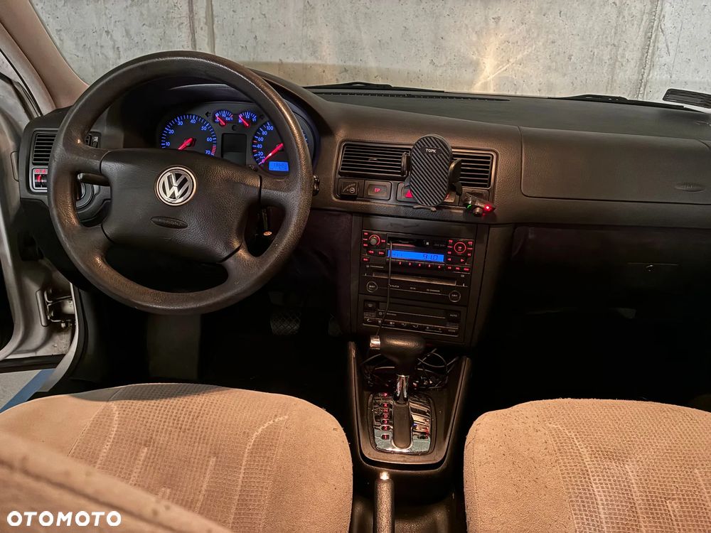 Volkswagen Golf 1.6 Trendline - 5
