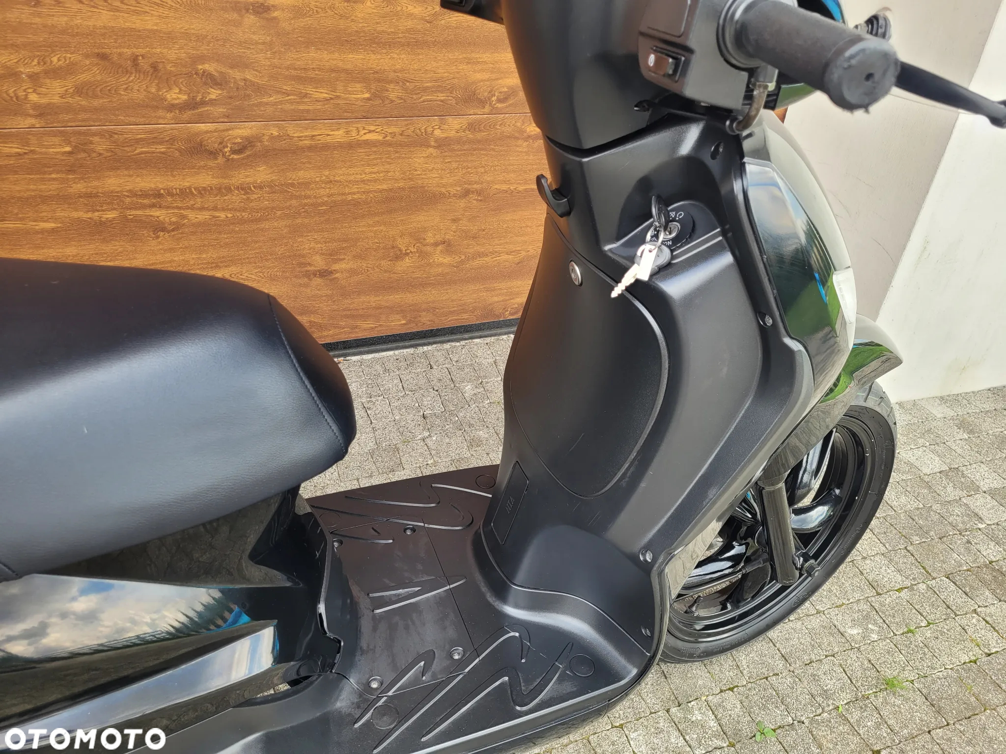Peugeot Tweet - 25