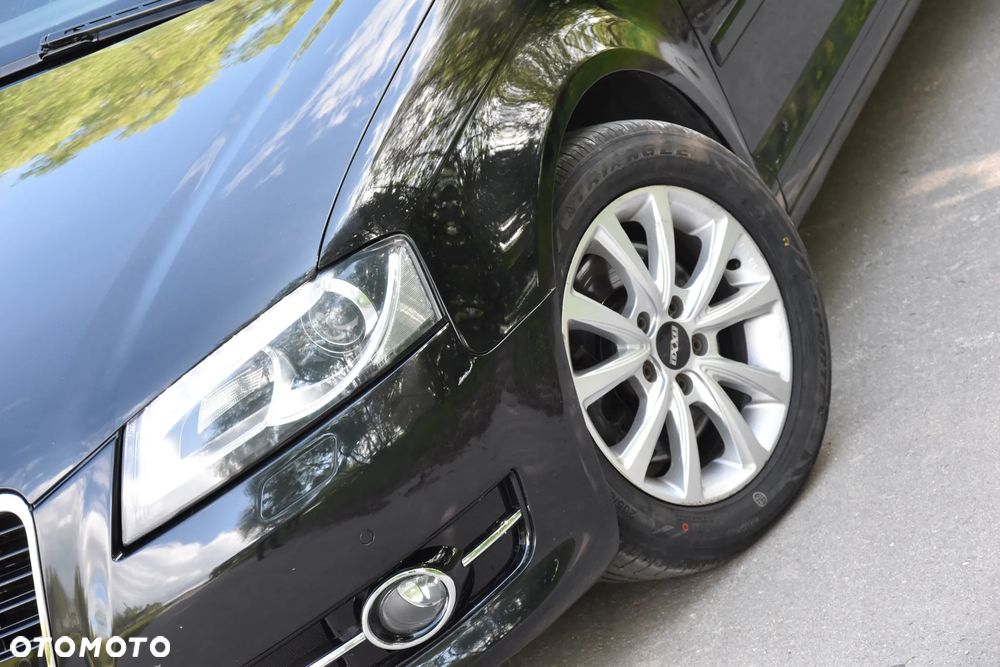 Audi A3 Sportback 2.0 TDI DPF quattro Attraction - 2