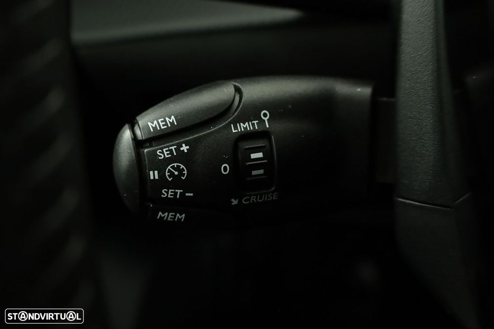 Peugeot e-208 51 kWh Allure - 19