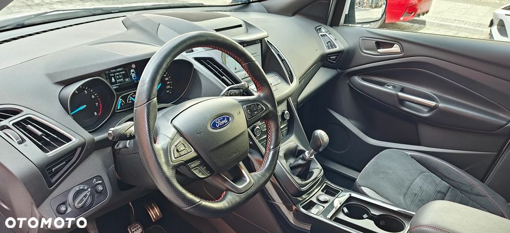 Ford Kuga 1.5 EcoBoost FWD ST-Line X - 24