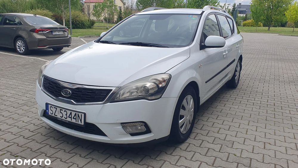 Kia Ceed - 13