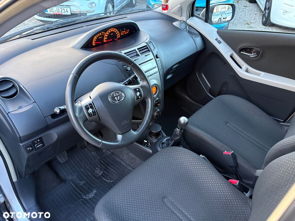 Toyota Yaris 1.33 Premium - 18