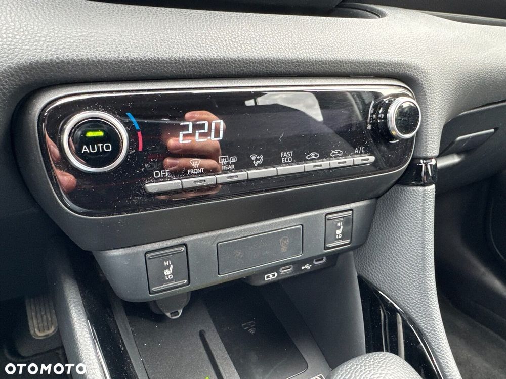 Toyota Yaris Hybrid 1.5 Style - 25
