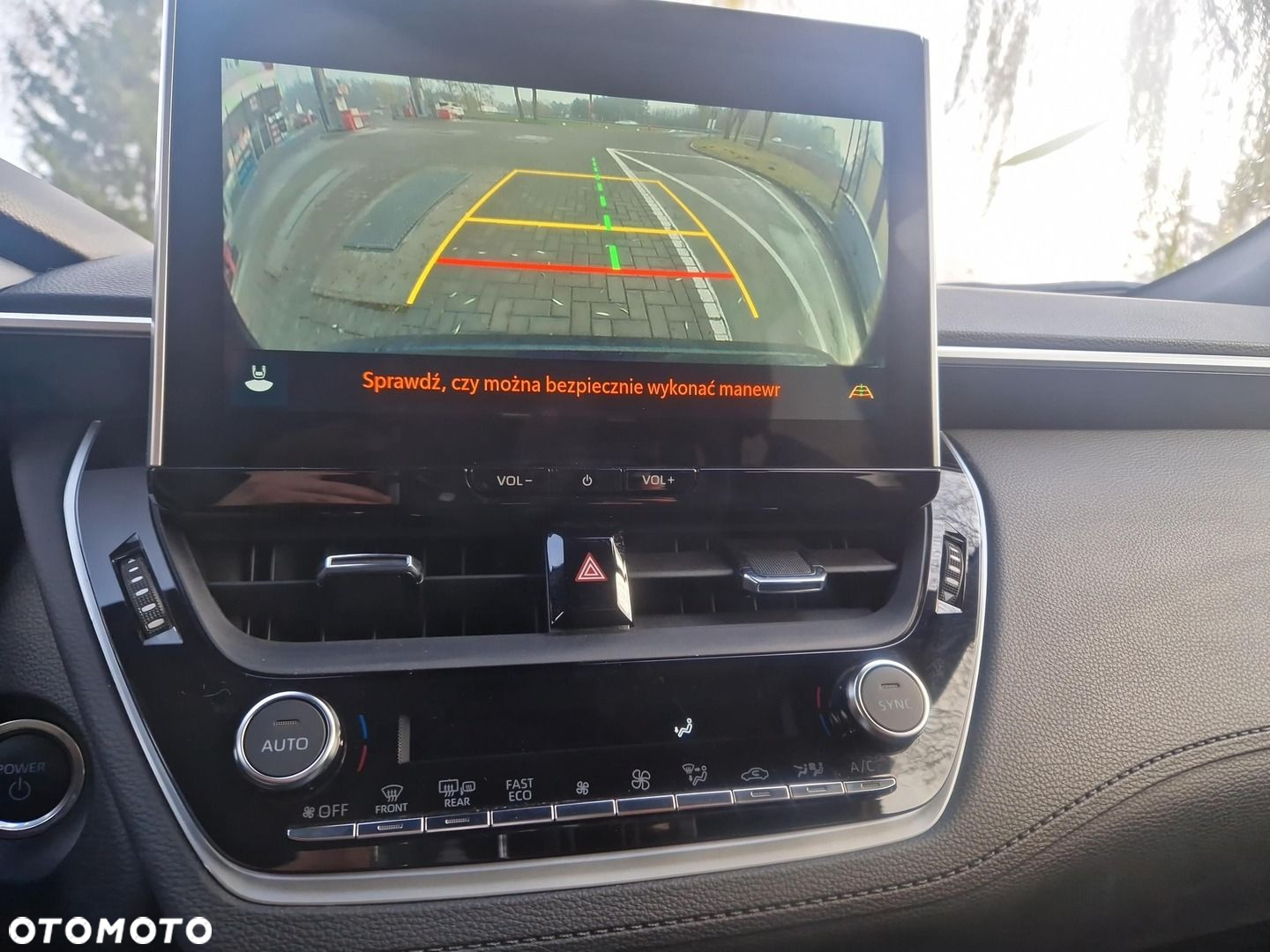 Toyota Corolla Cross - 13