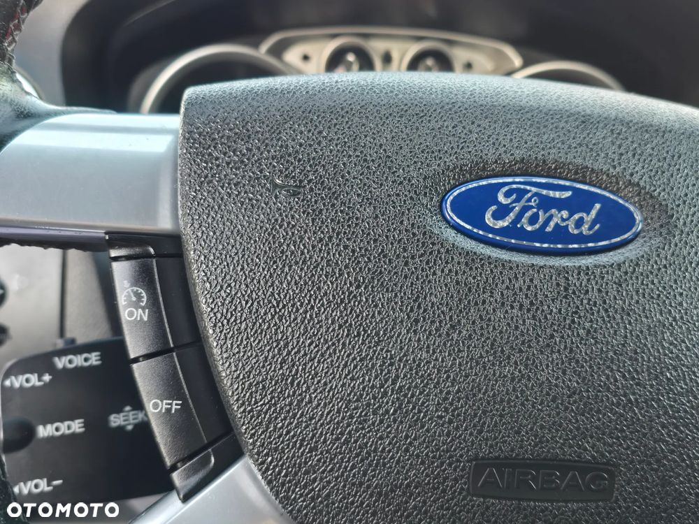 Ford Focus 1.8 Titanium - 31