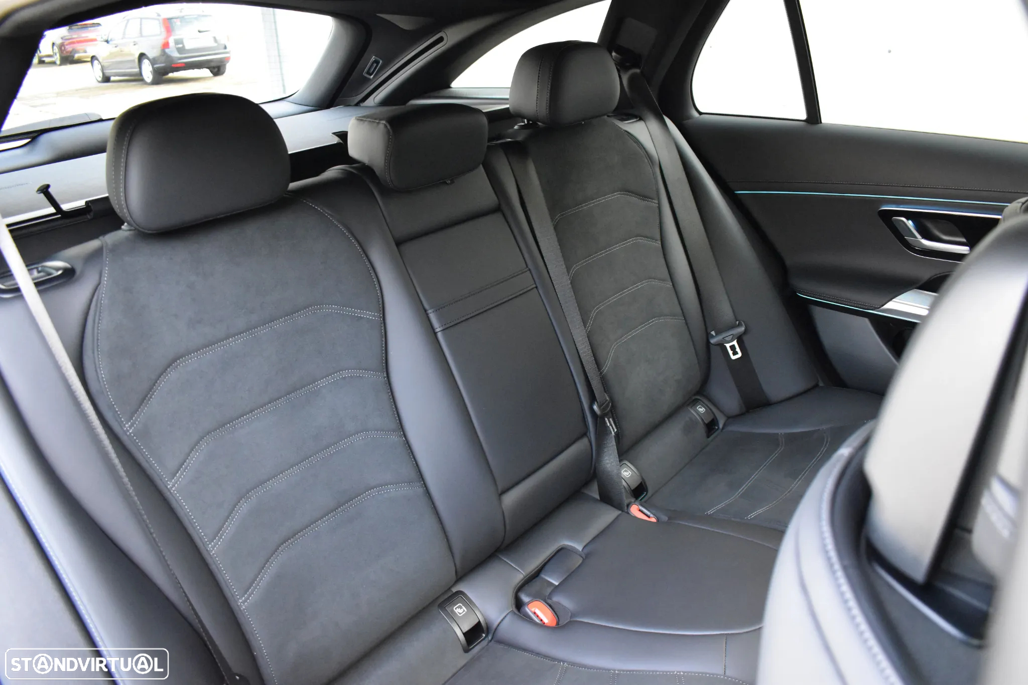 Mercedes-Benz E 300 e AMG Line - 19