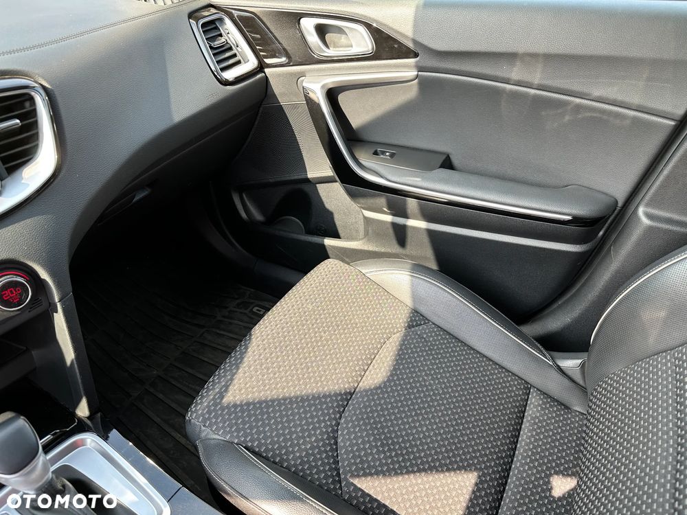 Kia XCeed - 16