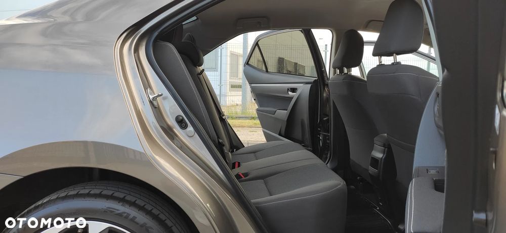 Toyota Corolla 1.6 Prestige - 23
