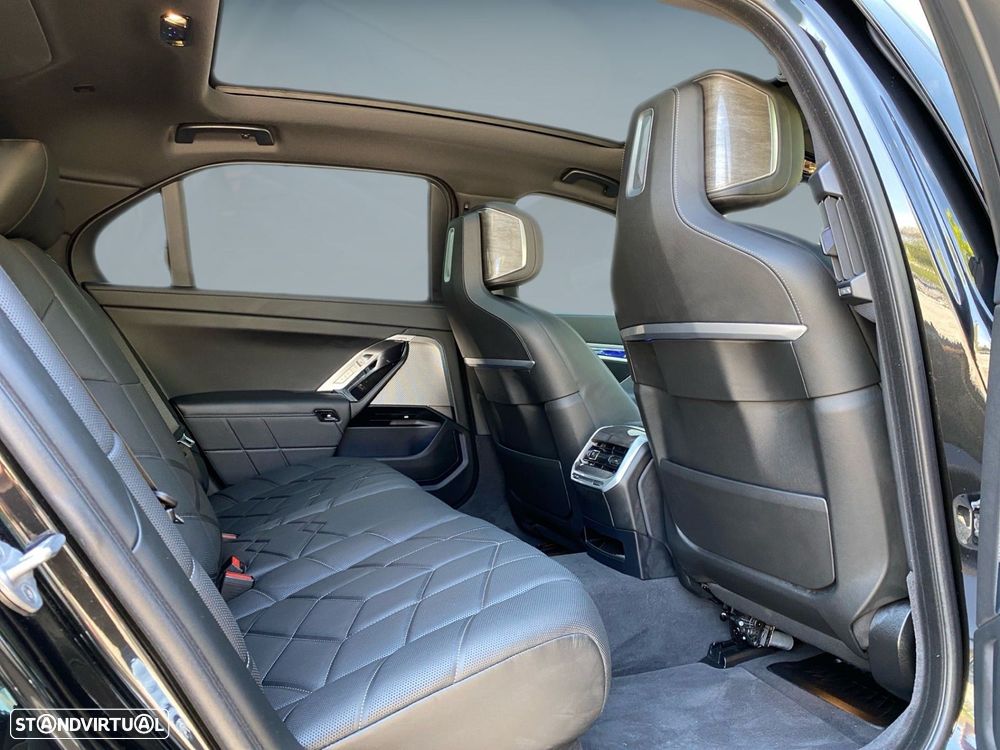 BMW i7 eDrive50 Pack Desportivo M Pro - 22