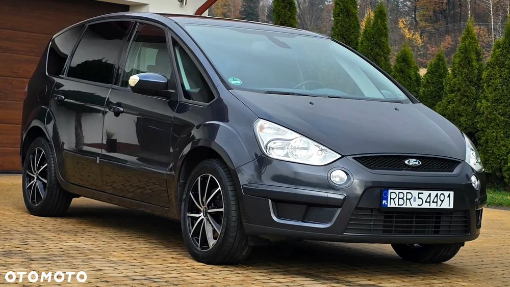 Ford S-Max - 11