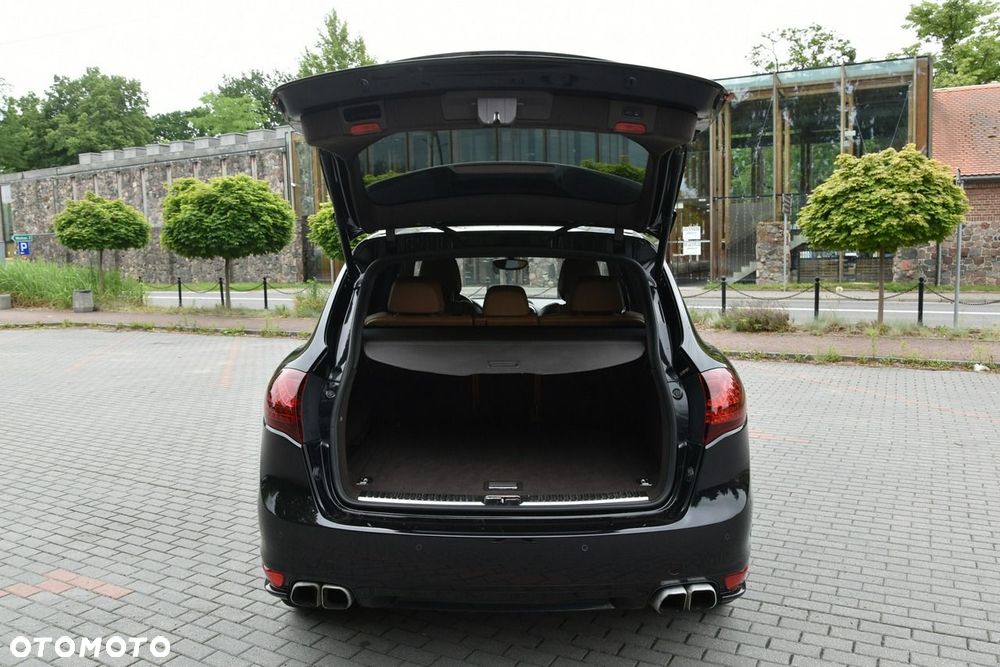 Porsche Cayenne - 28