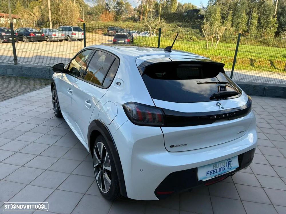 Peugeot e-208 - 8