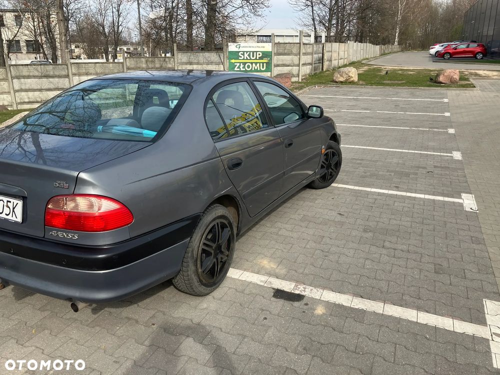 Toyota Avensis - 6