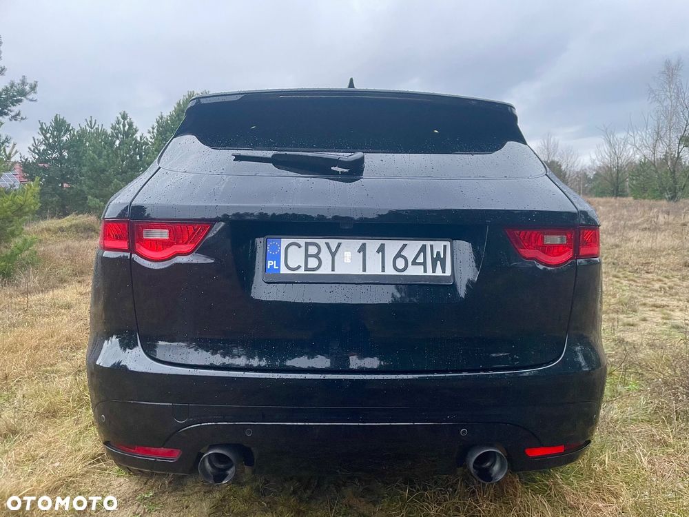 Jaguar F-Pace S AWD - 4