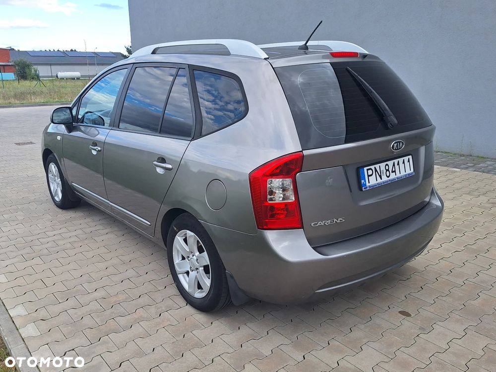Kia Carens - 3