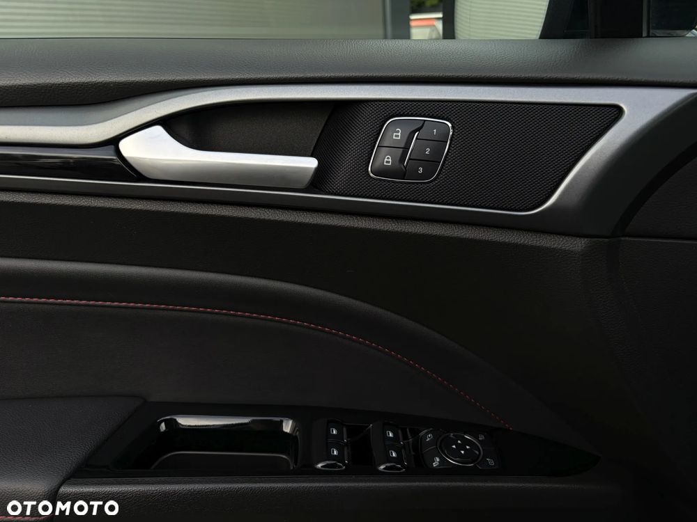 Ford Mondeo 2.0 TDCi ST-Line PowerShift - 33