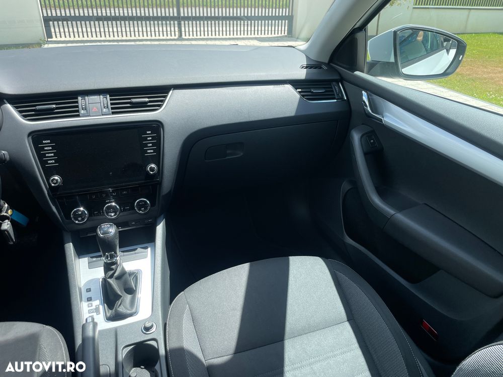 Skoda Octavia 1.6 TDI DSG Style - 19