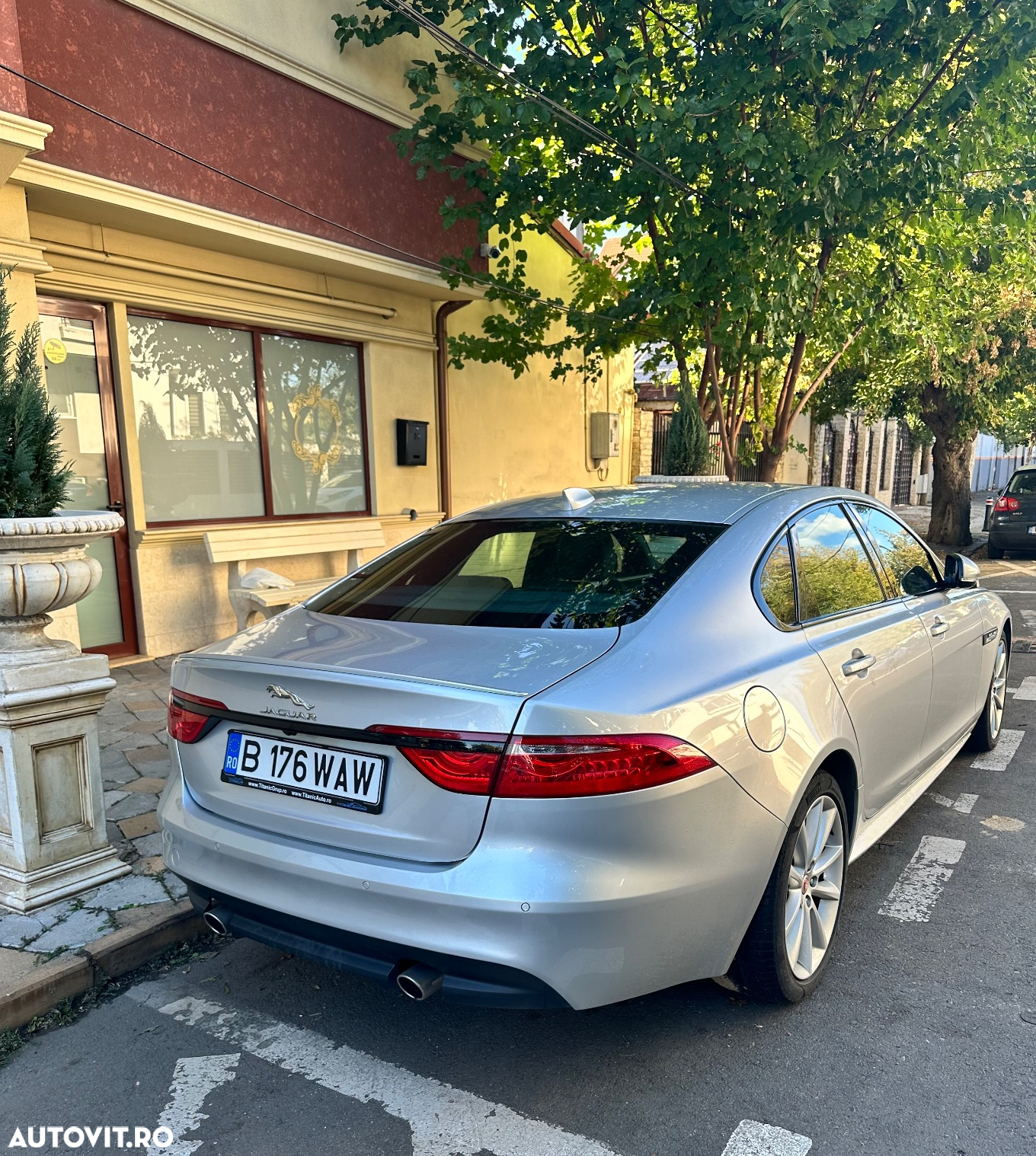 Jaguar XF 25d AWD R-Sport - 4