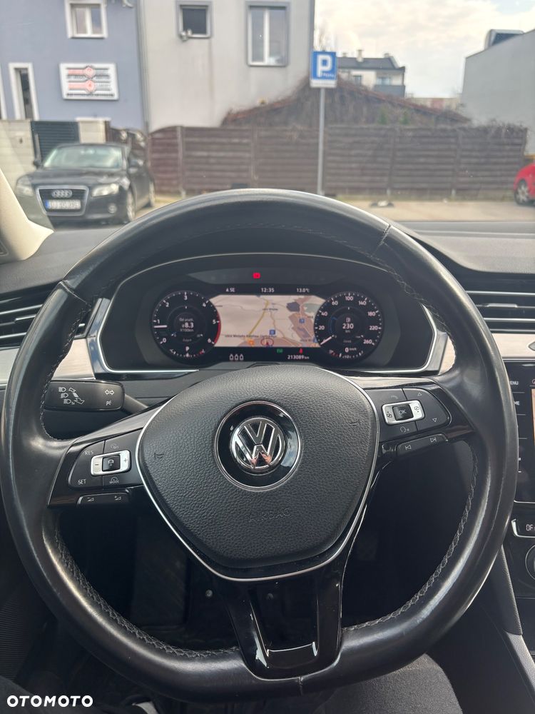 Volkswagen Passat 2.0 TDI SCR 4Mot DSG Highline - 11