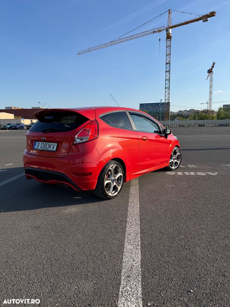 Ford Fiesta 1.6 EcoBoost mit Leder-Sport-Paket ST - 4