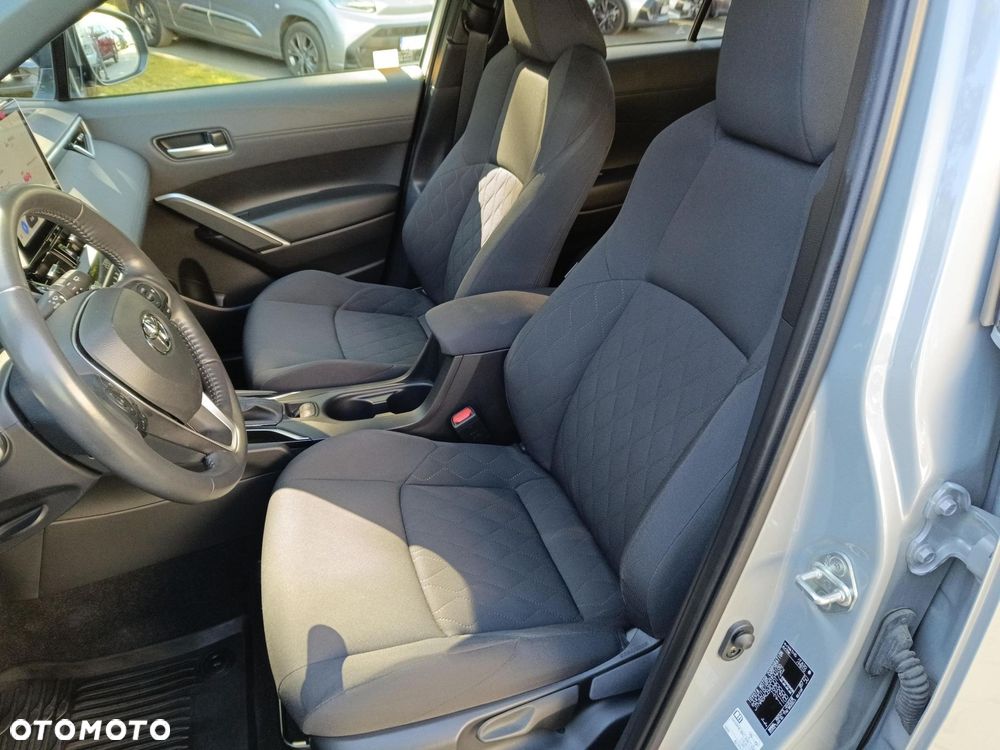 Toyota Corolla Cross - 12