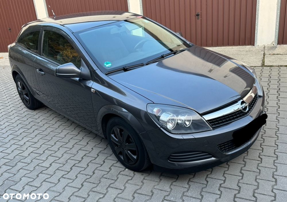 Opel Astra III GTC 1.4 Cosmo - 4