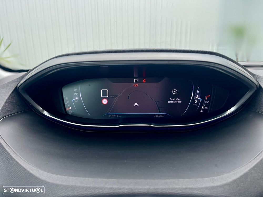 Peugeot 3008 1.5 BlueHDi Allure EAT8 - 24
