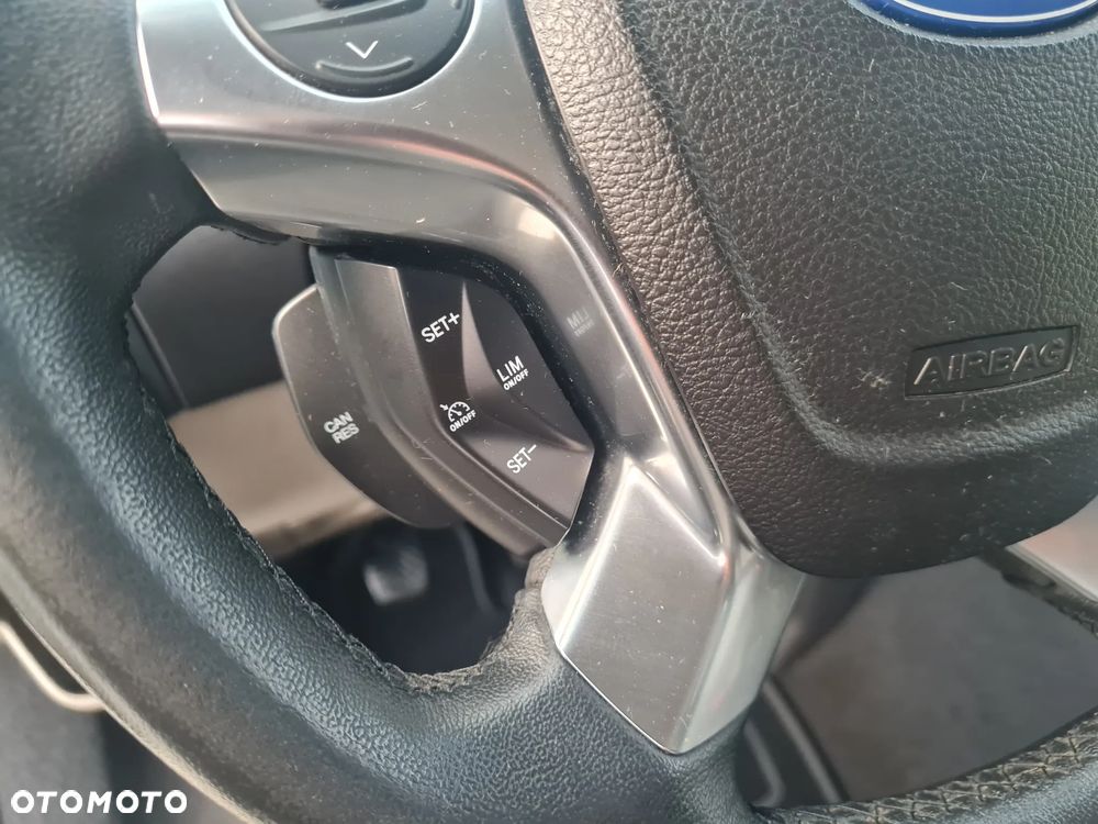 Ford Tourneo Custom - 26