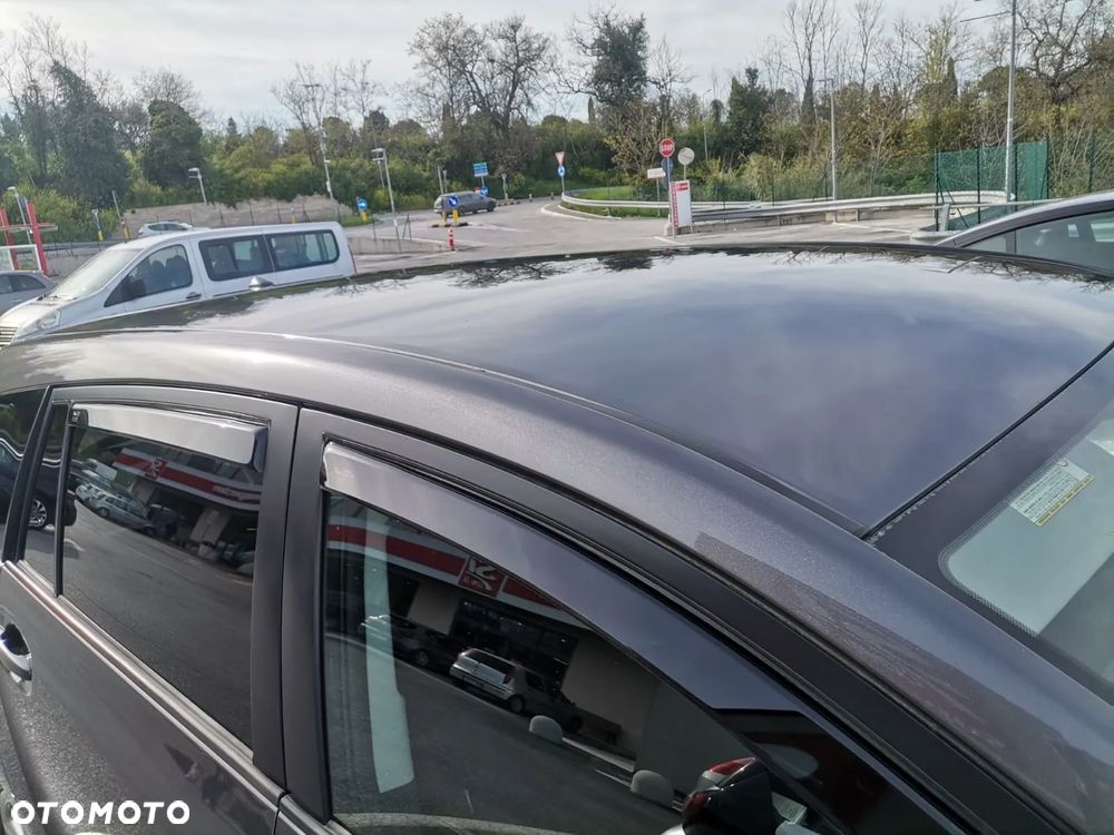 Toyota Verso 1.8 Multidrive Edition - 6