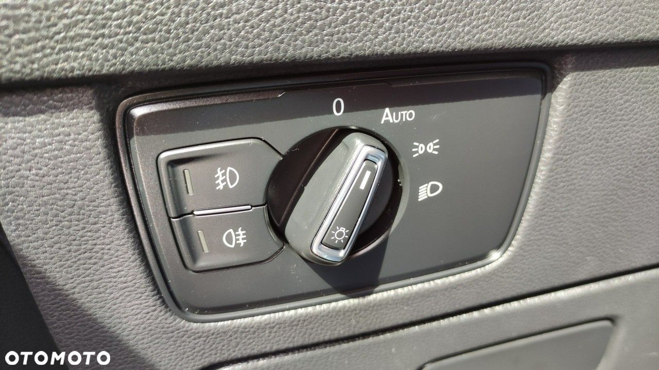 Volkswagen Passat - 19