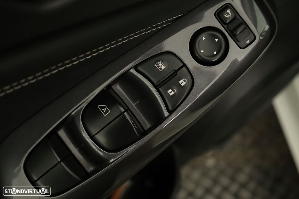 Nissan Juke 1.0 DIG-T N-Design Black - 19