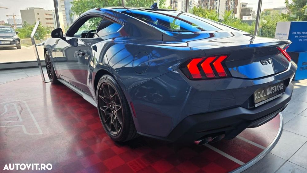 Ford Mustang - 12