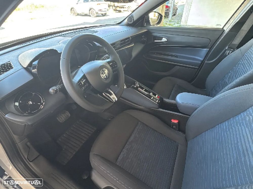 Alfa Romeo Junior 1.2 eDCT6 - 12