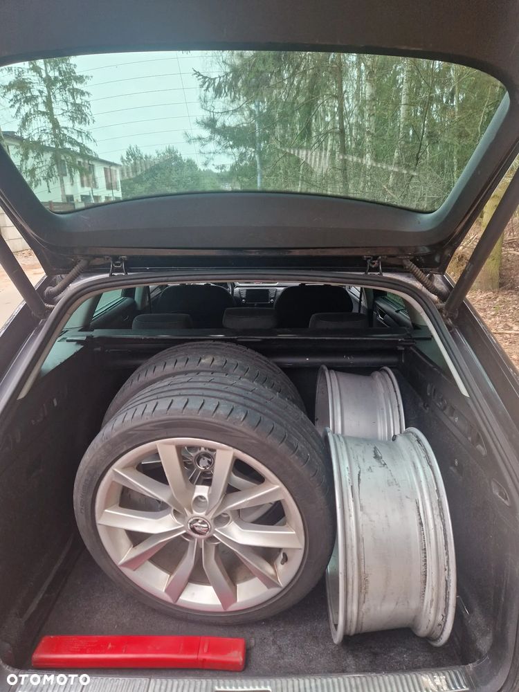 Skoda Superb 2.0 TDI DSG Style - 11