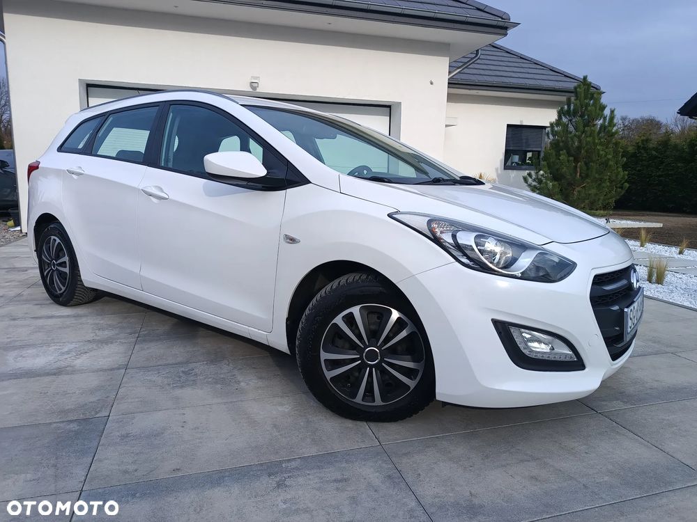 Hyundai i30 blue 1.6 CRDi Style - 14