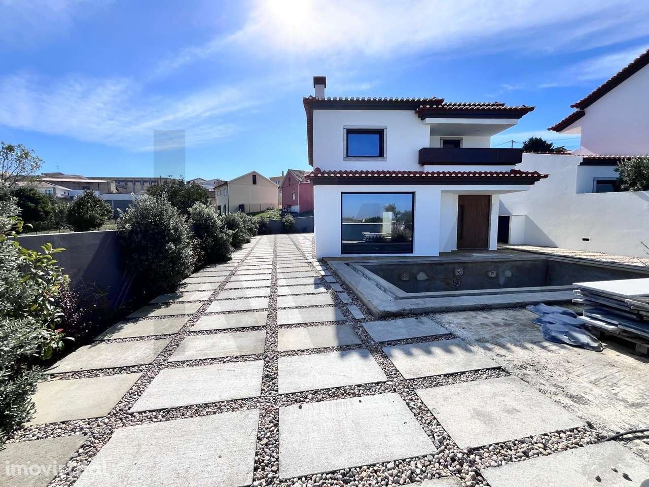 Moradia T3 com piscina e garagem em Ribamar - Grande imagem: 2/53