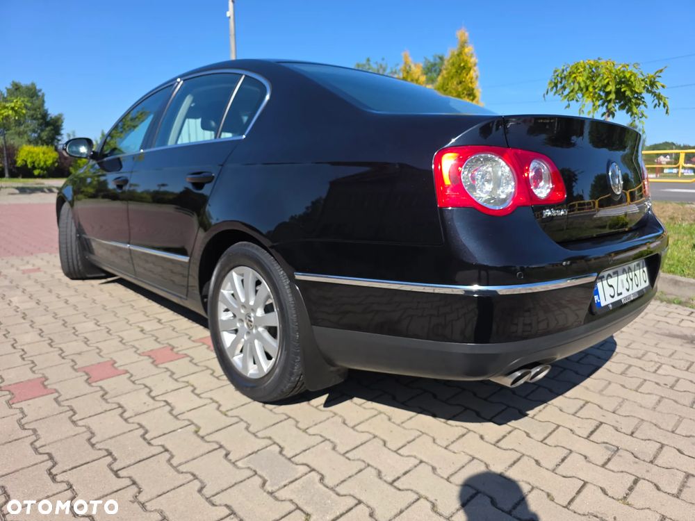 Volkswagen Passat 2.0 TDI Comfortline - 17