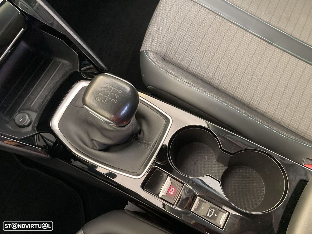 Peugeot 2008 1.2 PureTech Allure Pack - 29