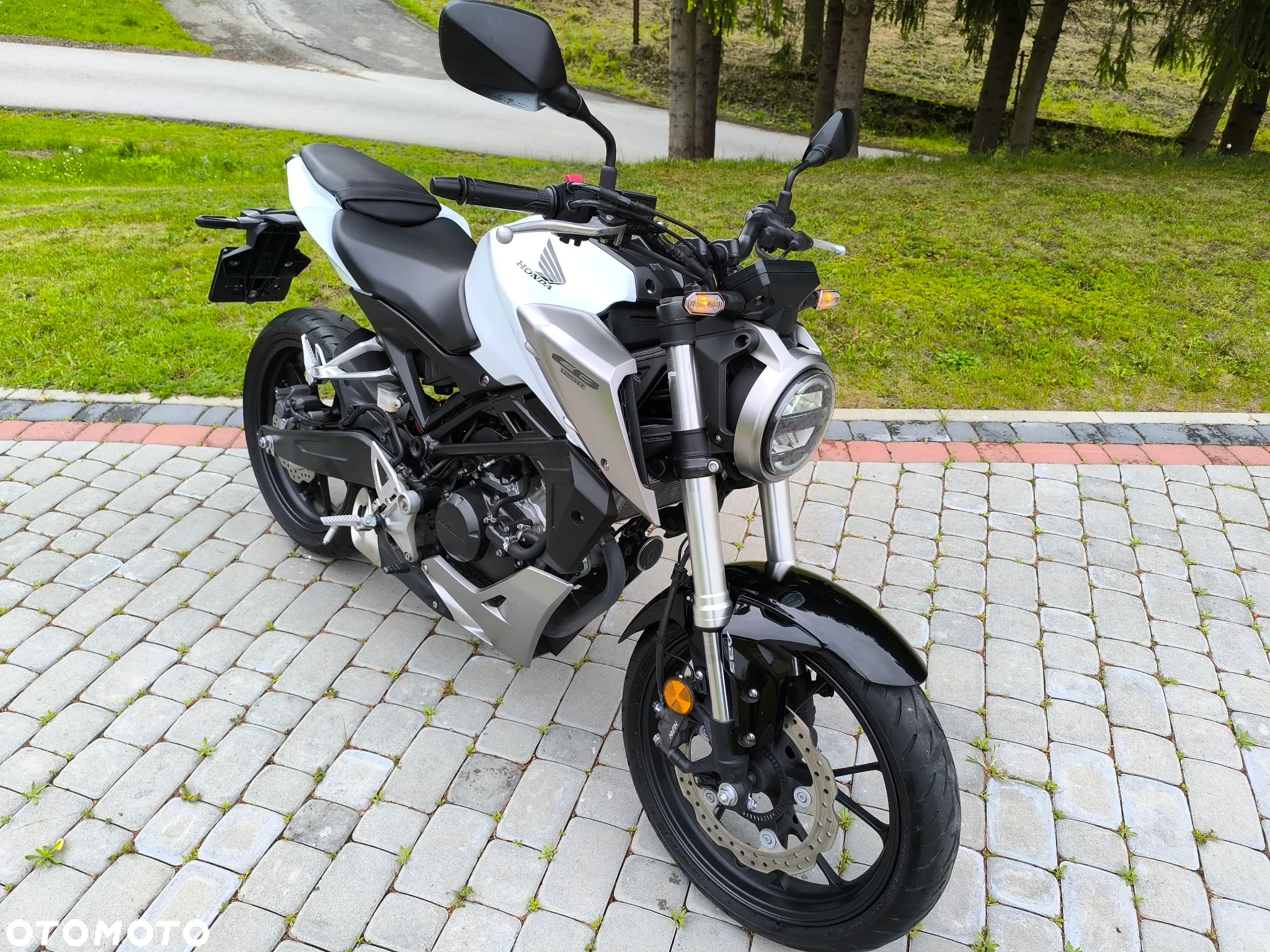 Honda CB - 16