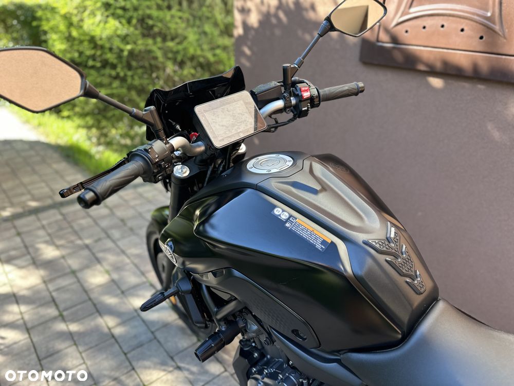 Yamaha MT - 30
