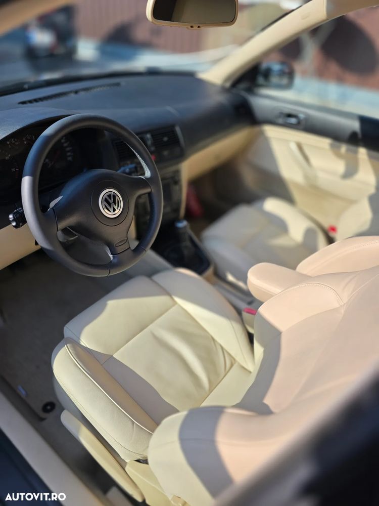 Volkswagen Golf 1.9TDI 4Motion Highline - 10